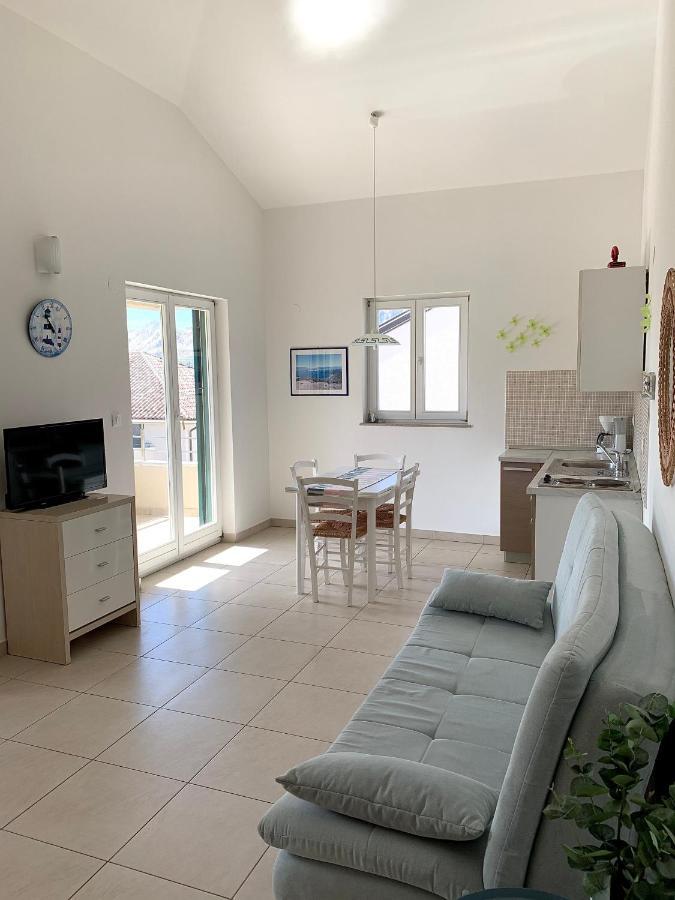 Apartments Happy Stay Center Baska Eksteriør bilde